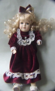 DOLL -VINTAGE PORCELAIN - Musical Doll Plays Tune w Stand TOYS COLLECTABLES - Picture 1 of 6