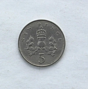 1969 nuevo 5 peniques; Reino Unido; Inglaterra; Gran Bretaña; circulado - Imagen 1 de 2