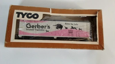 HO Scale Tyco 40' Box Car, Gerber's Strained Vegetables, Pink & White, #1001 📦 - Image 1 of 4