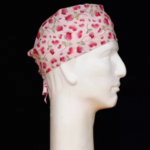 Cappello scrub San Valentino segno amore e rosa su tema rosa - Foto 1 di 1