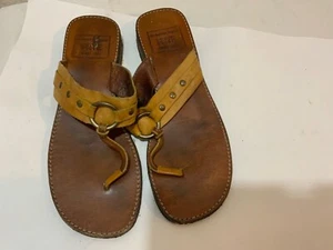 Frittierte braune rote Leder-Nieten-Tanga-Sandalen flacher Absatz Größe 9 Made Brazil - Bild 1 von 9
