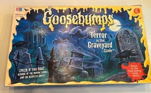 1995 Goosebumps Terror in the Graveyard Juego Milton Bradley Faltan algunas piezas - Imagen 1 de 13