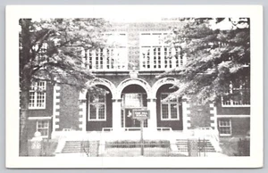 White Border Postcard Oak Hill School St Louis Missouri - Picture 1 of 2