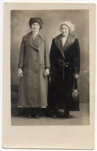 VINTAGE RPPC REAL PHOTO POSTCARD EMMA & MARTHA KARKOFF IN WINTER COATS 121820 P - Picture 1 of 3