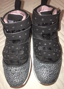 Nike 338734-011 Girls- Youth High Tops Grey Suede. Size 4Y. EUC - Bild 1 von 11