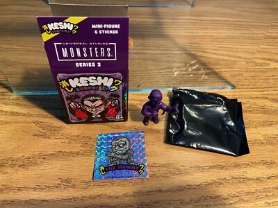 Mini Figura y Pegatina Keshi Super7 Universal Monsters La Momia Serie 2 Foto 1 de 4