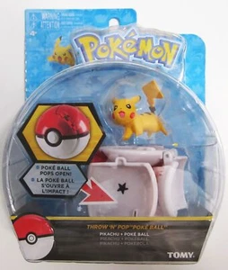 Pokemon PIKACHU CON TIRO 'N' POP OPEN POKE BALL Modellino 2" Tomy 2016 NUOVO - Foto 1 di 1