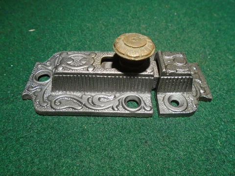 VINTAGE EASTLAKE CABINET LATCH w/KEEPER & BRASS KNOB - NICE CONDITION (10569) Cover