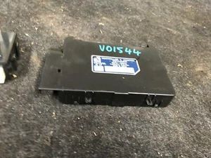 Lexus LX470 Instrument Panel Controller/Junction UZJ100 05/1998-12/2007 - Picture 1 of 7