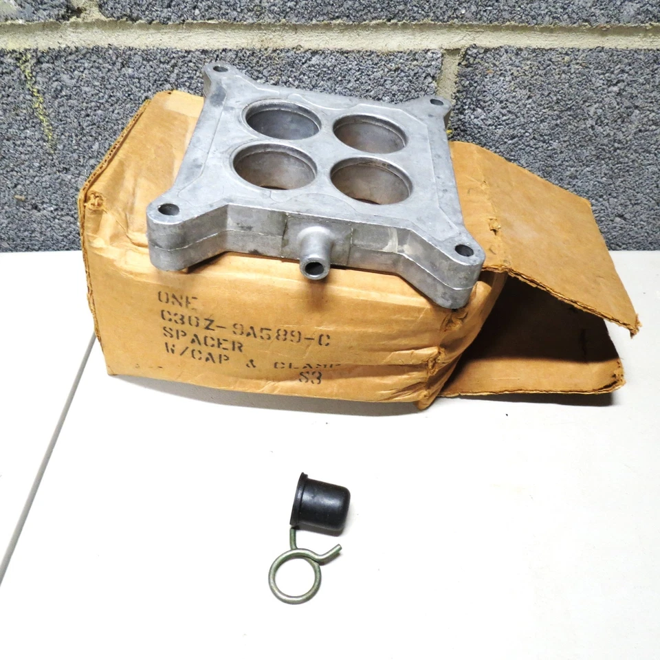 NOS FORD 1965-72 MUSTANG COUGAR 4BBL CARB SPACER PLATE KIT - Изображение 1 из 1