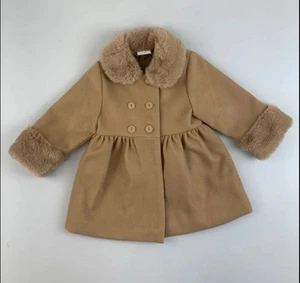 Cappotto invernale classico beige pelliccia sintetica orlo Little Nosh età 3-4 anni dettaglio fiocco NUOVO - Foto 1 di 24