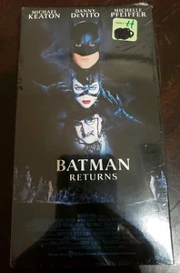 Batman Returns (VHS, 1992) Michael Keaton, Danny Devito Sealed DC Comics Z1 - Picture 1 of 8