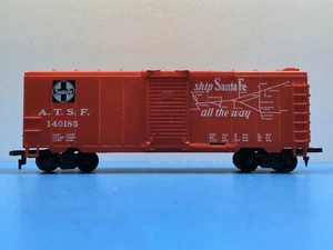 HO Scale Life Like "AT&SF" 140185 40' Freight Train Box Car / #13 - Picture 1 of 12