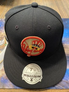 Lids Mitchell & Ness Topps Pin 2001 New York Yankees 7 1/8 Black Hat Cap New - Picture 1 of 3