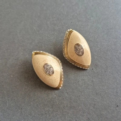 Elegante Clip-Ohrringe mit Creme-Emaille und Strassbesatz - Bild 1 von 4