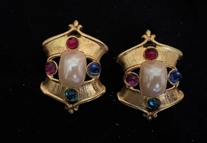 Pendientes perforados vintage Gripoix diseño corona perlas imitación - Imagen 1 de 5