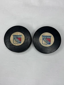 Lote de 2 discos vintage de los New York Rangers de la NHL juego de hockey recuerdo virrey Canadá - Imagen 1 de 9