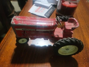 ERTL Toys Tractor with Wagon 1 /16 Scale Die-Cast VTG Red - Picture 1 of 3