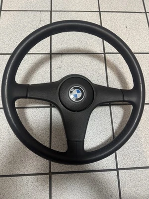 Volante BMW E30 SPORT 3 RADIOS - ¡NUEVO ENVUELTO EN CUERO! Foto 1 de 4