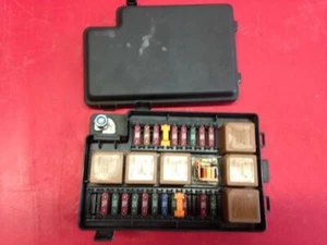 99 JAGUAR XJ8 FUSE BOX LARGER BOX 81683 - Picture 1 of 10