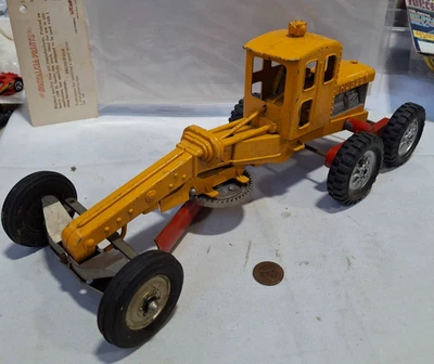 Niveladora de carretera Hubley de metal diésel de colección de los años 50 amarilla hecha en EE. UU. Original Foto 1 de 4
