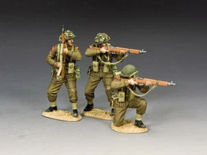 DD341(B) Rifleman en acción Set (con base de arena) por King & Country - Imagen 1 de 2