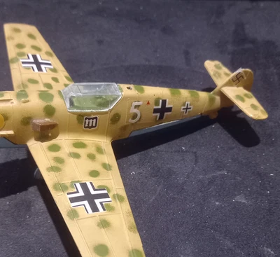 Dinky Toys Bf 109E Messerschmitt No.726 decal set. (NOT WATER SLIDE DECALS) — 第 1/3 张图片