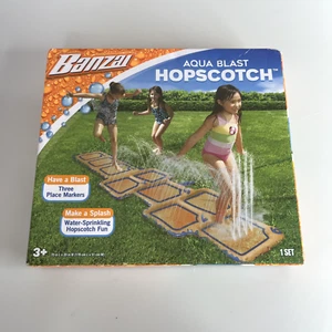 Banzai Aqua Blast Hopscotch Wasser Spritzpad Sprinkler Sommer Spielzeug - Bild 1 von 6