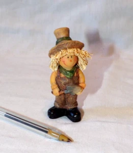 Miniature Dollhouse Fall Harvest Scarecrow Figurine Shovel Halloween 3" Straw - Picture 1 of 2