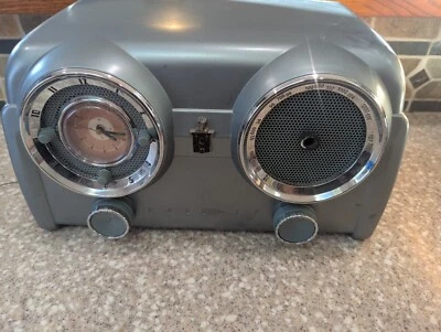 Radio y reloj AM/FM Crosley CR52 de colección edición coleccionista con casete funcionando Foto 1 de 4