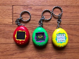 Lot of 3 Tamagotchi Keychain Collection Set Various Color - McDonalds 1997 - Bild 1 von 3