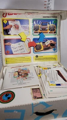 Juego de caja de matemáticas vintage enganchada (1992), casetes, libros de trabajo, tarjetas flash - usado  Foto 1 de 4