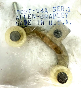 Interruptor de límite de rodillo de horquilla Allen Bradley 802T-W4A, rodillos de nailon, nuevo (NN) - Imagen 1 de 6