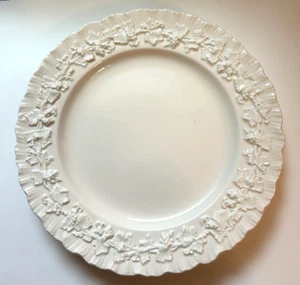 Juego de 2 platos de ensalada Wedgwood color crema borde 1" Queens Ware Etruria Barlaston - Imagen 1 de 6