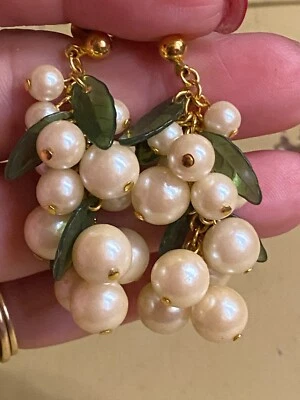 Pendientes colgantes Studex vintage con múltiples perlas de imitación tono dorado 2" Foto 1 de 2