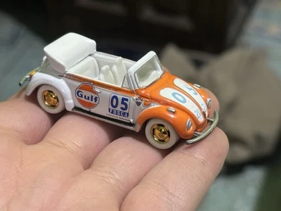 VW Beetle Gulf MgMinis 1975 Johnny Lightning exclusivo Chase White Lightning Foto 1 de 4