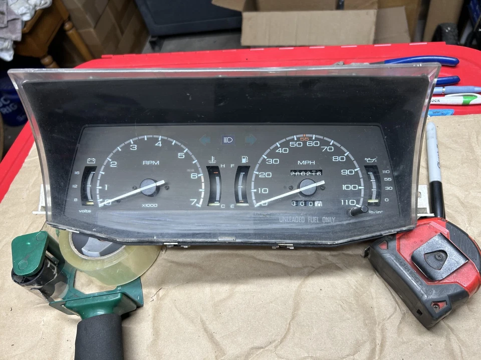 Isuzu 1989 camioneta pickup cachorro - M/T gasolina cuadro de instrumentos calibre velocímetro tacómetro Foto 1 de 4