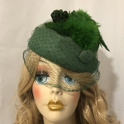 Vintage Fascinator Weave Hat Green Net, Feathers & Velvet Bow. - Image 1 of 4