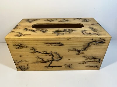 Caja de pañuelos de madera quemada Lichtenberg cubierta caja quemada con electricidad Foto 1 de 4