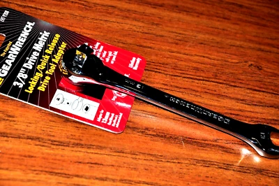 KD 9208 13 MM Llave de trinquete Adaptador de enchufe de accionamiento Hexagonal a 3/8" en 13 mm Llave de engranajes Foto 1 de 4