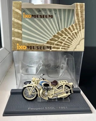 IXO MUSEUM PEUGEOT 55GL MOTORCYCLE 1951 CREAM/BLUE WITH DISPLAY CASE 1:24 BOXED - Image 1 of 4
