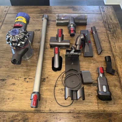 Genuine Dyson V8 Animal+ Cordless Stick Vacuum Silver w Accessories  - Image 1 of 2