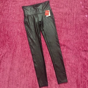 SPANX Kunstleder Leggings schwarz Größe M - Bild 1 von 10
