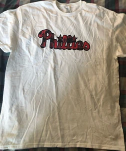 SGA Herr's Chips Philadelphia PHILLIES CAMISETA XL Tartán Logotipo MLB Regalo NUEVA - Imagen 1 de 4
