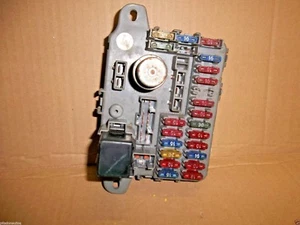 ROVER 400 1993-1995 INTERIOR BAJO TABLERO CAJA DE FUSIBLES YQE10066 - Imagen 1 de 1