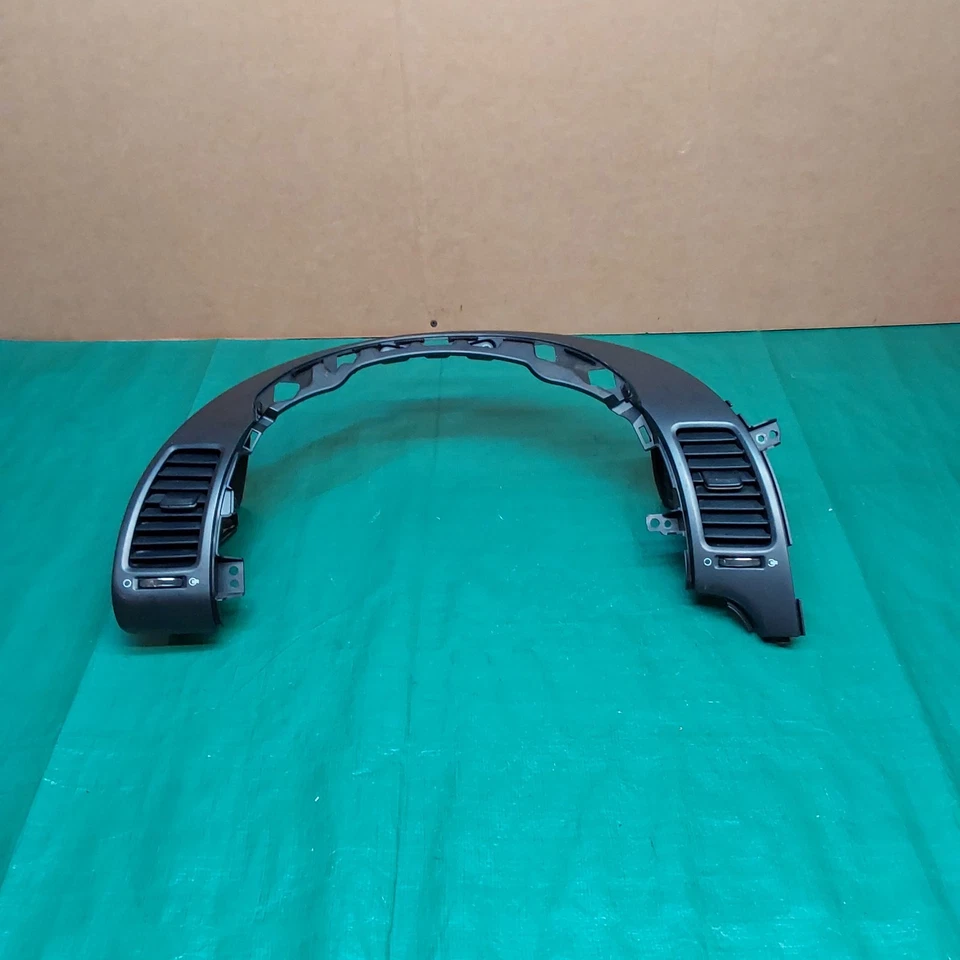 Tapicería de tablero del lado izquierdo del conductor Kia Forte 2014-2016 con ventilaciones de aire acondicionado OEM 97430-A7000 Foto 1 de 4