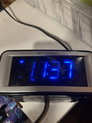 Emerson CKS9031 Smart Set Reloj Despertador Doble Radio AM/FM *Probado y Funciona* Foto 1 de 4