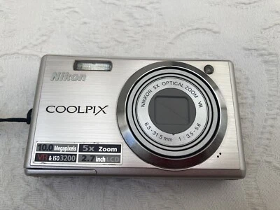 NIKON COOLPIX S560  Fotocamera Digitale. - Immagine 1 di 4