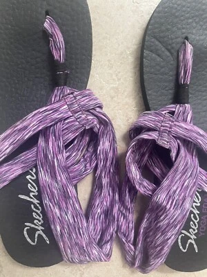 Skechers Yoga Foam Sandals 10 Womens Black Purple Fabric Strap Foto 1 de 4