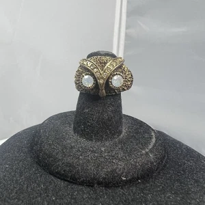 Anillo Búho Vintage Retro Estrás Tono Dorado Opalescente Ojos RS Banda Ajustable - Imagen 1 de 8